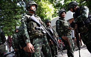 泰軍方片面宣佈戒嚴 政府稱仍合法掌權