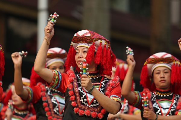 傣族是雲南少數民族之一，在歡慶傣族新年。（圖/Getty Images）