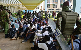 肯亚大学生示威  警方射催泪弹