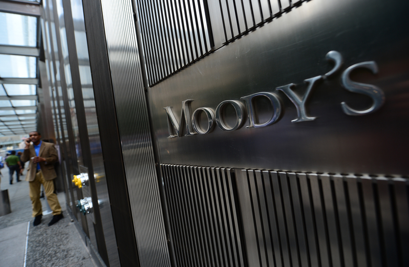 5月,國際評級機構穆迪28年來首次下調中國信用評級。(EMMANUEL DUNAND/AFP/GettyImages)