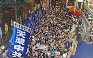 40万公投后 香港3万人再漏夜投票