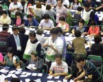 韩国地方选举  朝野战果伯仲间