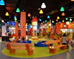 美国波士顿地区新开张的乐高乐园（Legoland）中的休息区。（姜斌/大纪元）