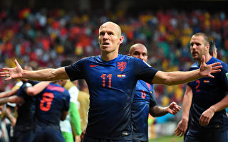 荷兰5比1横扫西班牙 南非创伤渐抚平