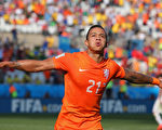 为荷兰再进一球的德佩，兴奋不已。(Dean Mouhtaropoulos/Getty Images)