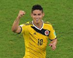 在6月28日哥倫比亞對烏拉圭的16強對戰中，儸德裏格斯一人攻入2球，暫列射手榜榜首。(GABRIEL BOUYS/AFP)
