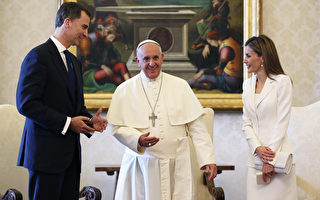 教宗接見西班牙國王 相談甚歡