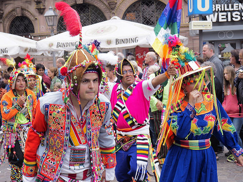 法蘭克福多元文化大遊行吸引著眾多外國族裔展示自己的文化。 （清颻/大紀元）