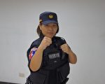 桃园首位女警加入霹雳特警维安工作