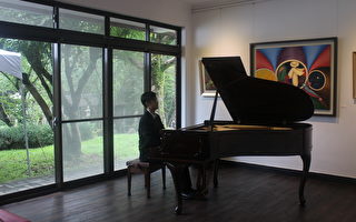“琴键上的月光”台湾钢琴家刘忠欣2014巡回独奏会