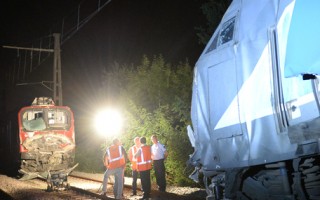 法国西南部火车追撞至少40人伤