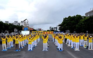 “风雨见真情”台湾台东雨中悼念720