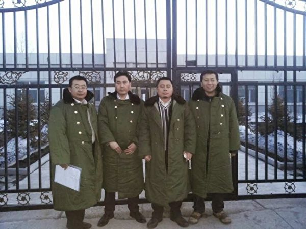 為法輪功學員辯護的中國4位人權律師在黑龍江建三江遭到非法綁架和酷刑,4律師被毆打致共24根肋骨骨折。(網絡圖片) 為法輪功學員辯護的中國4位人權律師在黑龍江建三江遭到非法綁架和酷刑,4律師被毆打致共24根肋骨骨折。(網絡圖片)