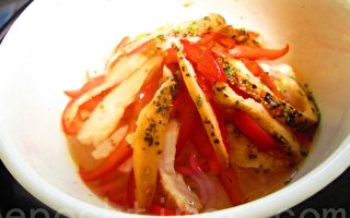【玩料理】红椒熏鸡丝凉拌蒟蒻丝