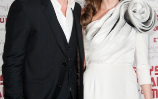 布拉德·皮特（Brad Pitt）和安吉丽娜·朱莉（Angelina Jolie）2012年于巴黎。（Francois Durand/Getty Images）