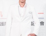 藝人楊一展8月11日受邀為防曬站台,恰逢33歲生日的他許下願望,除了想為父母換間更大的房子,也想找到真命天女。(陳柏州/大紀元)