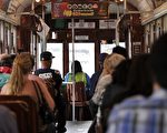 洛杉磯大都會地鐵和公交9月15日起漲價。（CLARY/AFP/Getty Images）