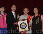 重陽敬老 平鎮市長陳萬得籲及時行孝