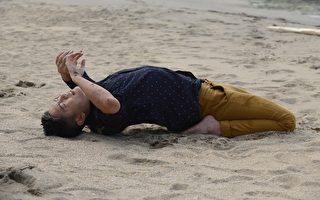 韋禮安下海12小時  高難度瑜珈沙灘折腰