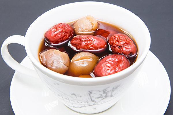龍眼紅棗湯(陳柏州/大紀元) 龍眼紅棗湯(陳柏州/大紀元)