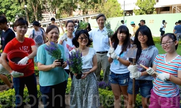 学生体验当花农的乐趣结合实习与校园美化 中原大学 大纪元