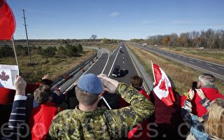 渥太華國會山槍擊案罹難士兵遺體運回故鄉