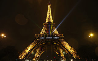 巴黎鐵塔破謠言  遊客可拍夜景