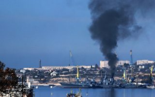 俄軍反潛艦在克里米亞著火 燒了1個小時