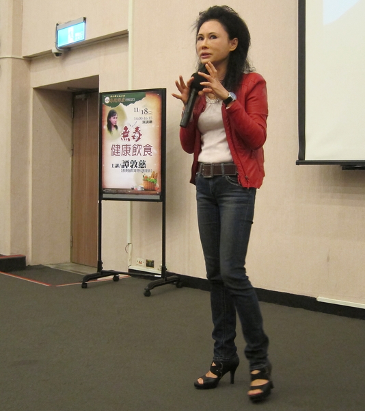 台湾毒物权威林杰梁遗孀、长庚医院毒物实验室护理师谭敦慈女士。(钟元/大纪元) 台湾毒物权威林杰梁遗孀、长庚医院毒物实验室护理师谭敦慈女士。(钟元/大纪元)