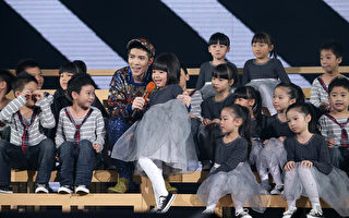 蕭敬騰演唱會結合公益  小孩寵物上舞台