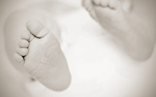 珀斯一嬰兒於2月22日下午2點22分22秒出生