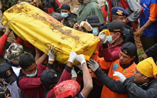 印尼泥石流罹难者增至32人 76人生死未卜