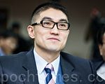 立委謝國樑表示,「我相信總統府是有很大的包袱」,應該是政府在選舉的時候得到頂新的支持,確實看得出來「拿人手軟」。(陳柏州/大紀元)