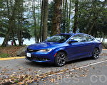车评： 9速中房车 2015 Chrysler 200S AWD