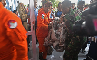 印尼确认亚航坠毁 彻夜打捞遗体 3具被找到