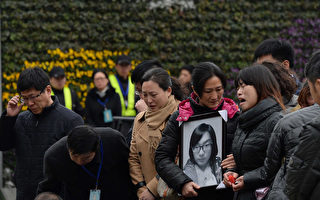 上海踩踏遇難者頭七 家人祭奠悲痛欲絕