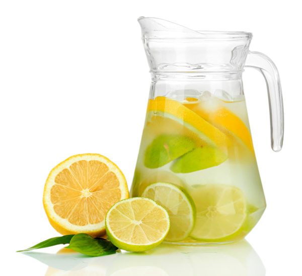 柠檬冷水(Fotolia) 柠檬冷水(Fotolia)