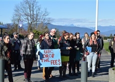 卑大学生集会 抗议学费住宿费上涨