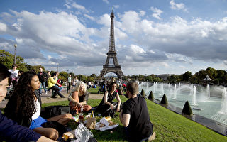 巴黎铁塔破710万游客记录