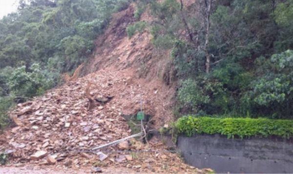 连日雨势不断苏澳山区土石崩塌 大纪元