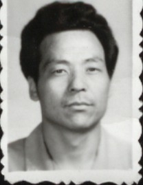 吳元，男 ，44歲，遼寧省凌源市人。於2003年12月10日在瀋陽第二監獄被迫害致死。（明慧網）