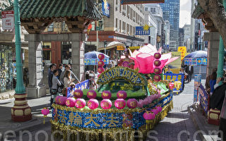 旧金山新年游行 花车上的仙女
