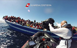 義國外海船難頻傳 1天救近千人
