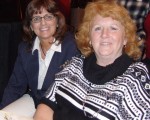 公司老板Connie Highland女士和朋友Kate Kieliszewski女士3月4日一起观看了神韵巡回艺术团在阿普尔顿市的第二场演出。（万诗琦/大纪元）