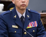 對於愛國同心會違法行為，臺北市警察局信義分局長吳敬田受訪時則表示「一切依法辦理」。（陳柏州／大紀元）