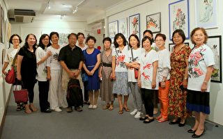 移民故事：学传统国画 华裔女工人由忧郁变快乐