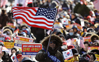 组图：美驻韩遇刺大使出院 民众集会支持