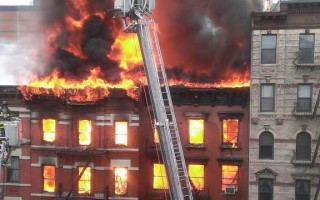 曼哈顿建筑物爆炸起火 19人伤 4人重伤