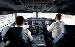 澳洲新规定 飞机全程驾驶舱内必留两人