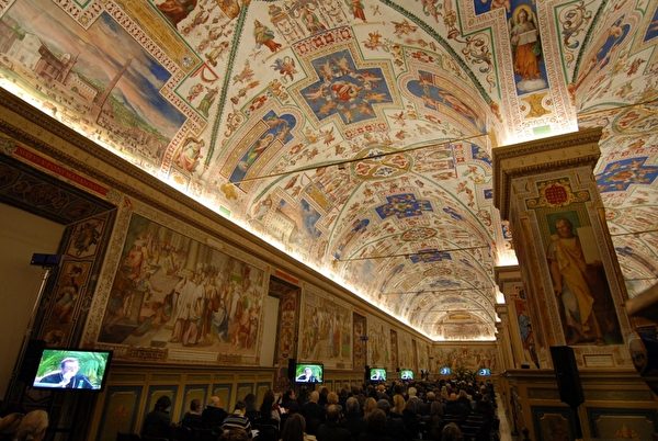 米开朗基罗在西斯廷礼拜堂留下的壁画巨制。(Eric Vandeville/Vatican Pool/Getty Images) 米开朗基罗在西斯廷礼拜堂留下的壁画巨制。(Eric Vandeville/Vatican Pool/Getty Images)